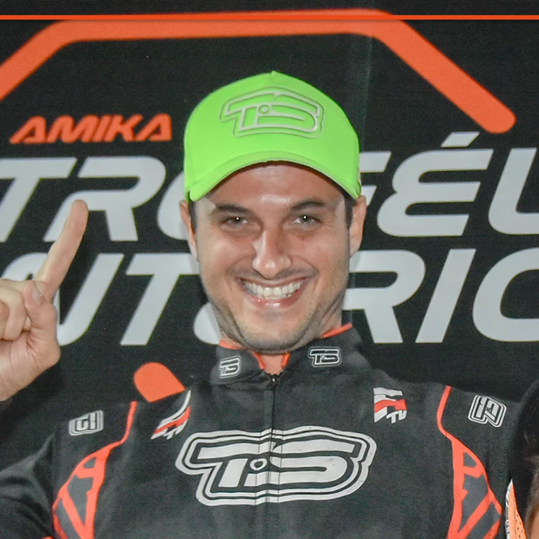 Rafael Santini trofeu do interior amika 2023 sênior